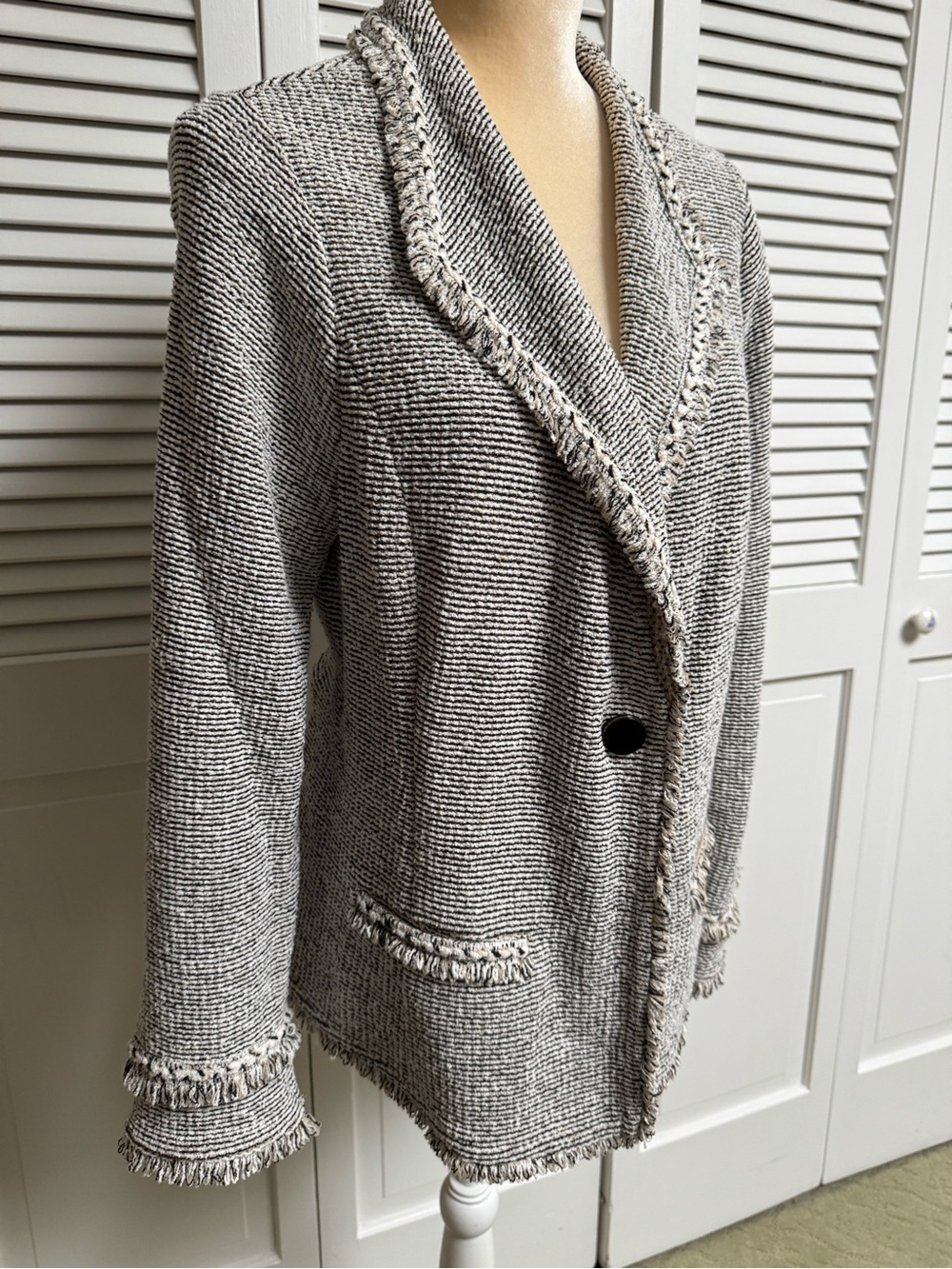 Chico's Black & White Fringe-Trim Knit Cardigan Blazer Size 2 (14) Like New. - Picture 2 of 8
